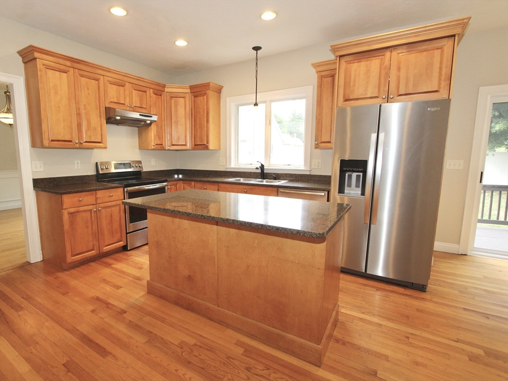 7 Chevy Chase Road Worcester, MA 01606 - Photo 4 of 21