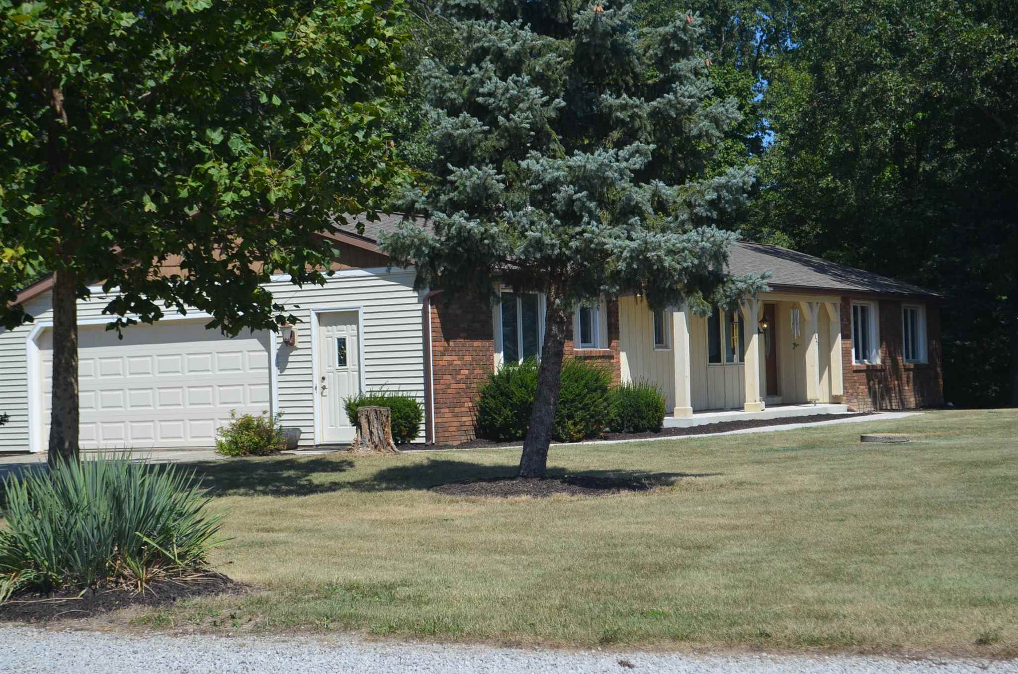 8027 Butt Road East Woodburn, IN 46797 - Photo 9 of 24