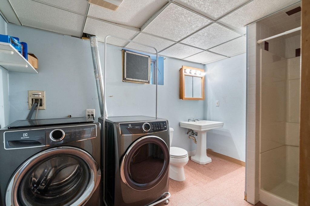 32 Grosvenor Road Waltham, MA 02453 - Photo 27 of 39
