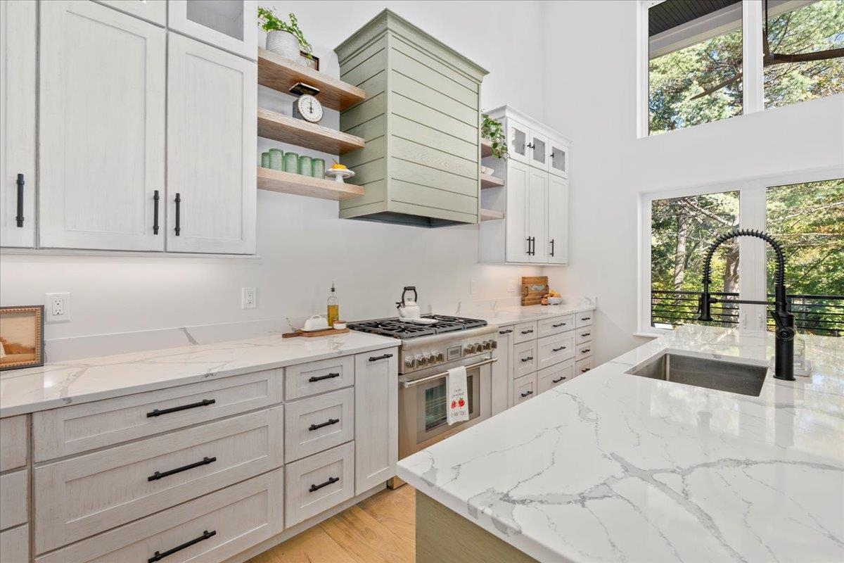 47 East Union Street Goffstown, NH 03045 - Photo 13 of 60