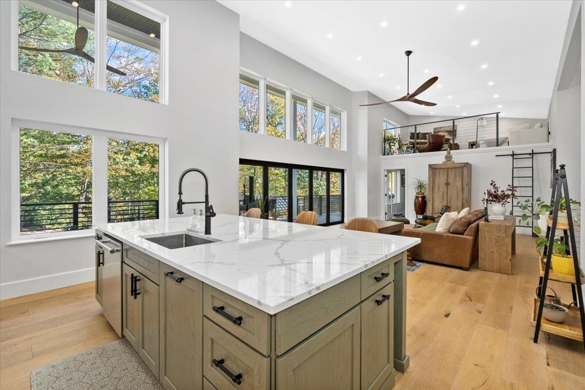 47 East Union Street Goffstown, NH 03045 - Photo 16 of 60