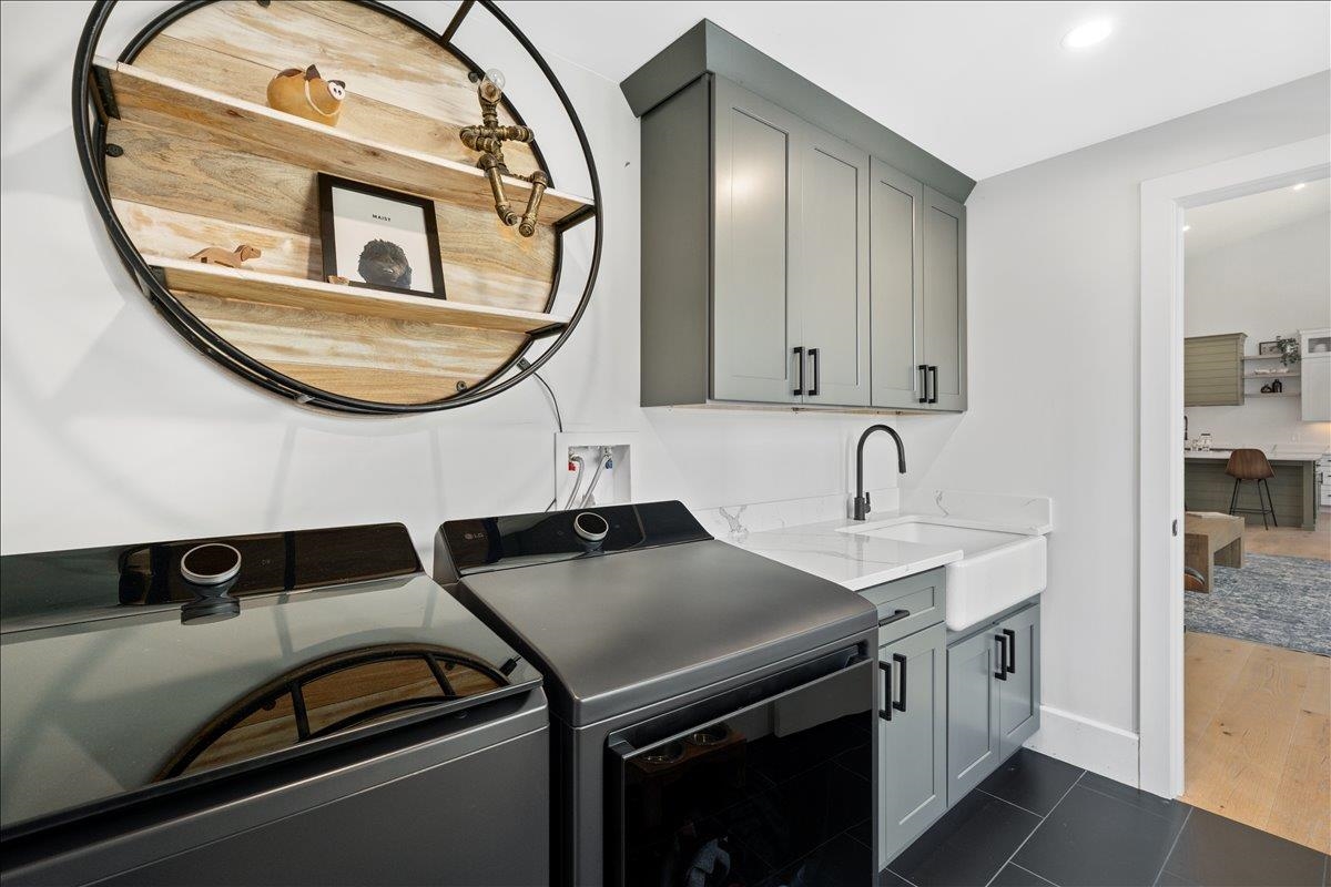 47 East Union Street Goffstown, NH 03045 - Photo 19 of 60