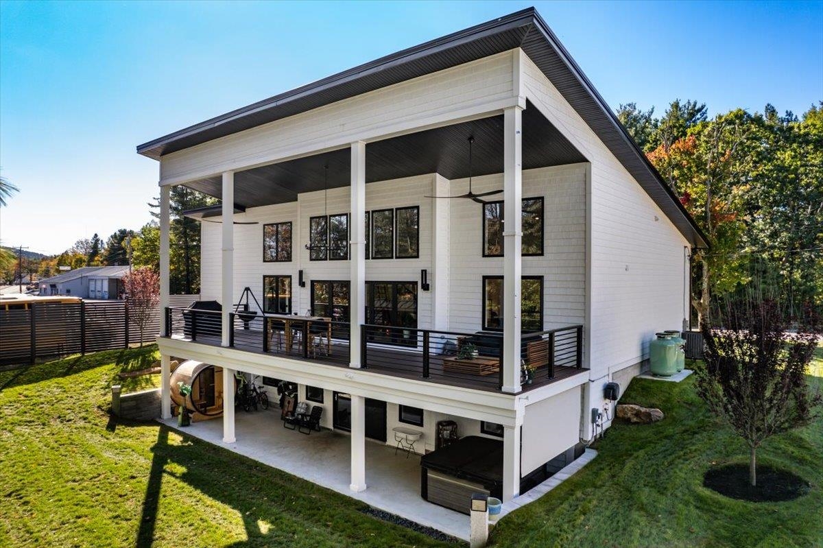 47 East Union Street Goffstown, NH 03045 - Photo 2 of 60