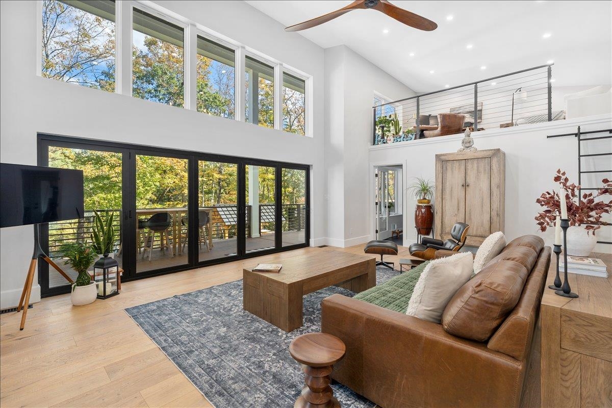 47 East Union Street Goffstown, NH 03045 - Photo 4 of 60