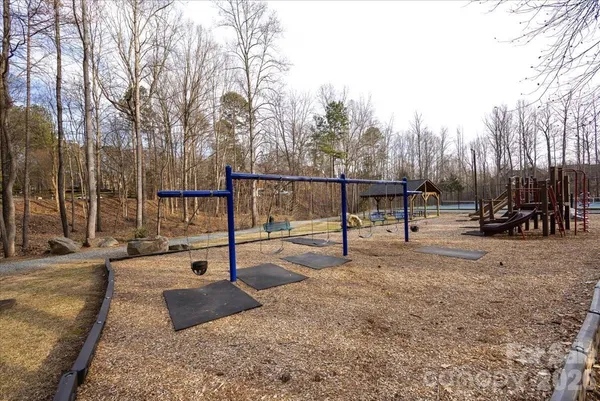 $775,000 | 425 Clairview Lane, Matthews, NC 28105