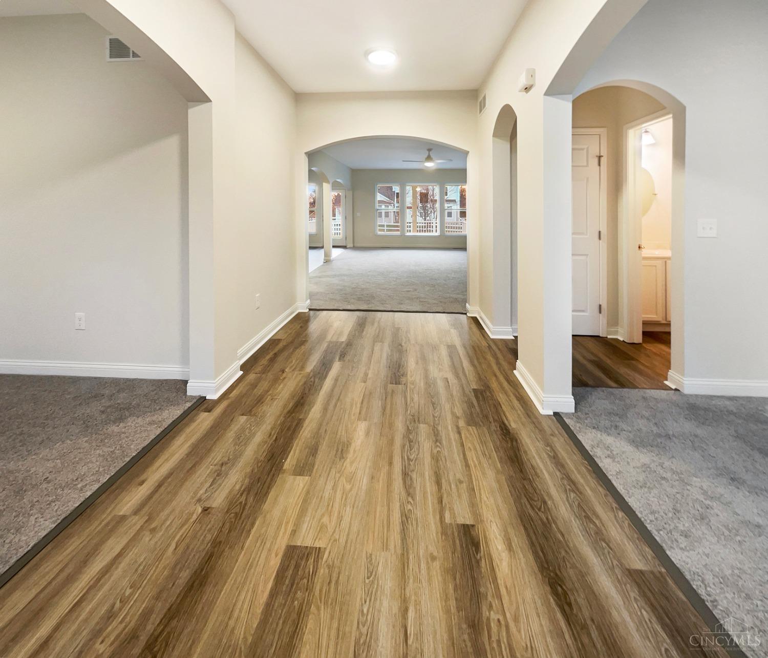 667 Hyacinth Road Cincinnati, OH 45245 - Photo 9 of 25 Gallery Image 9