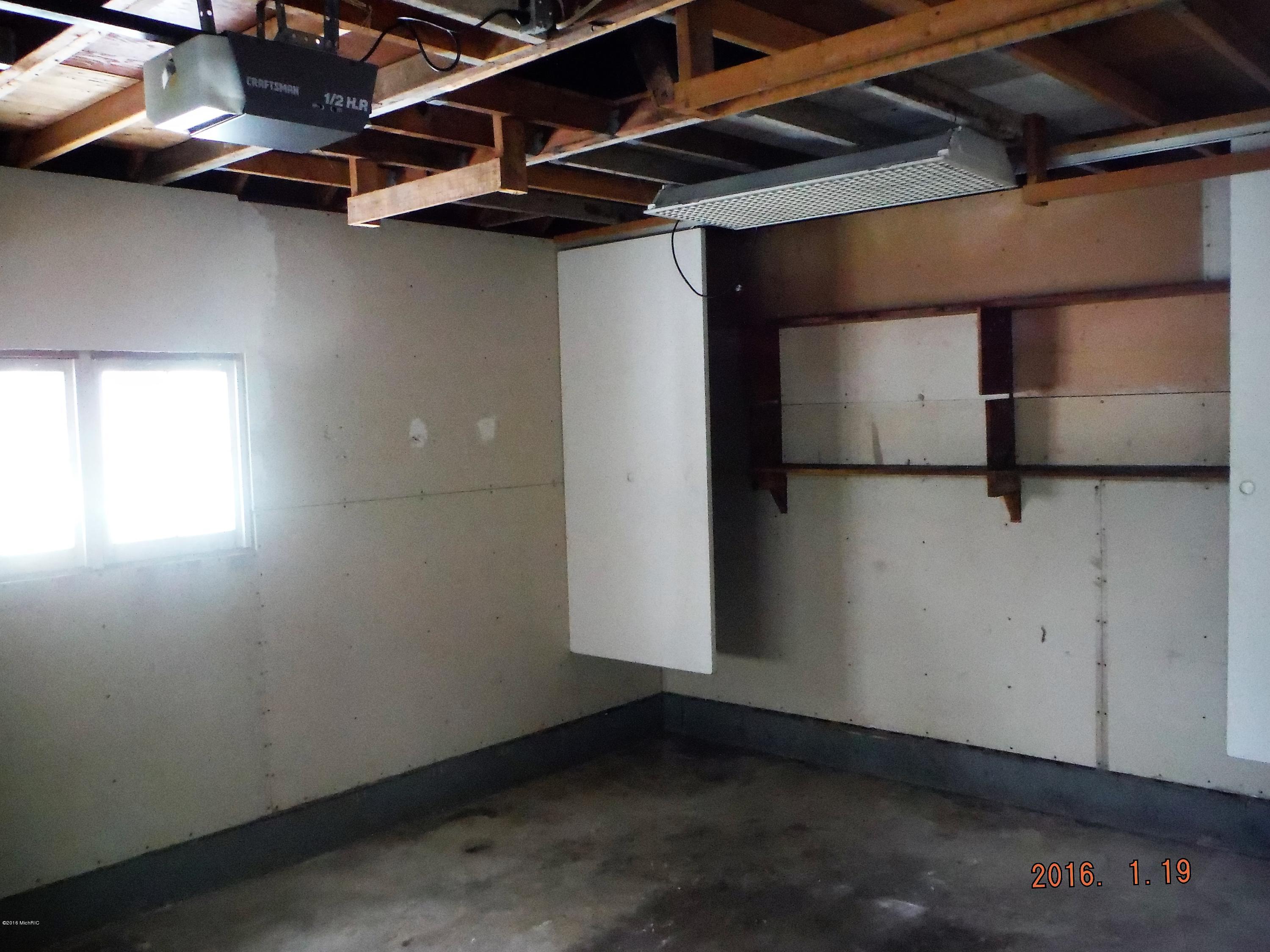 2983 Eastland Road Muskegon, MI 49441 - Photo 16 of 19 basement room