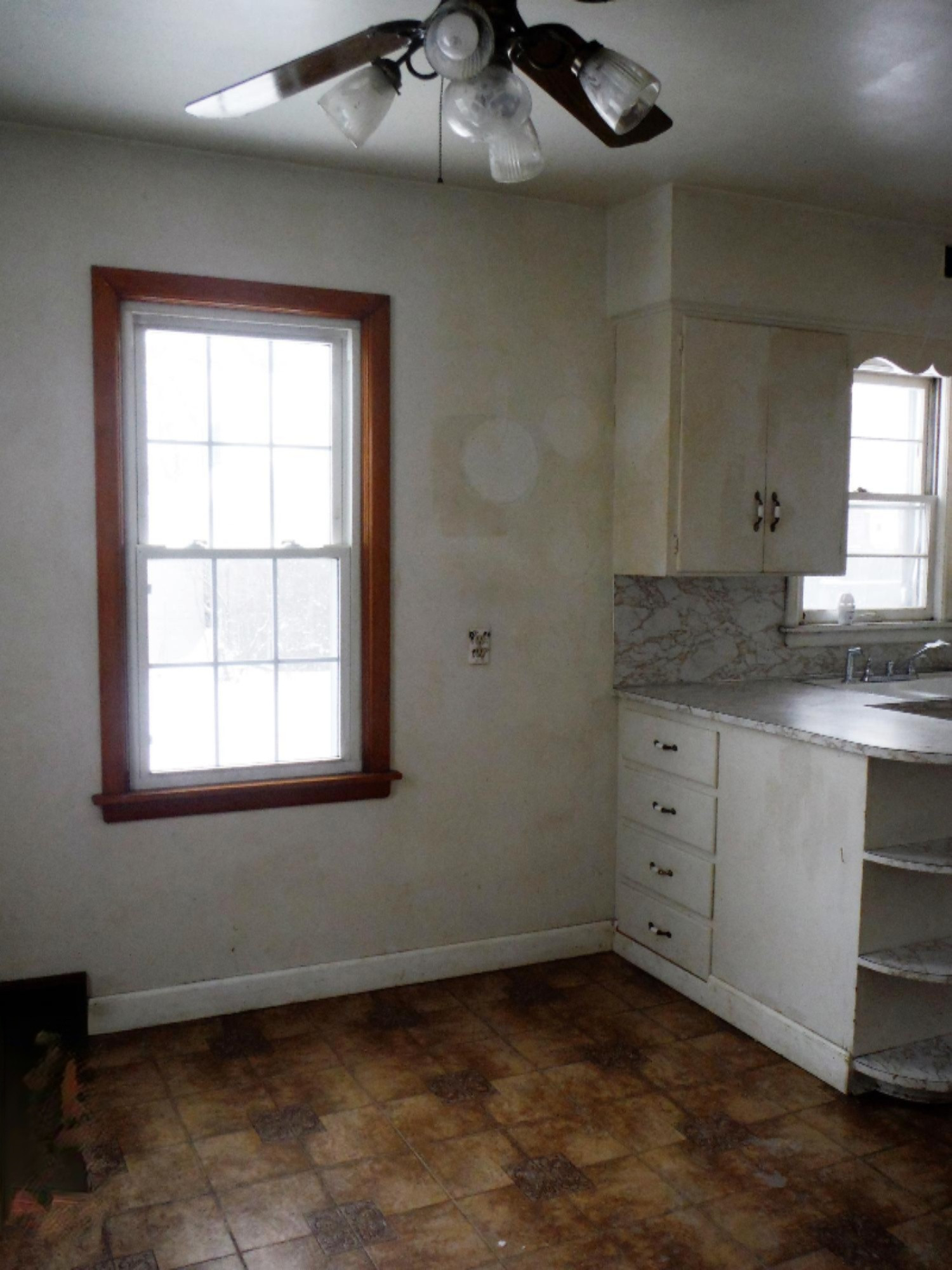 2983 Eastland Road Muskegon, MI 49441 - Photo 5 of 19 Dining 2