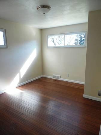 548 Springfield Pittsburgh, PA 15220 - Photo 10 of 13 Gallery Image 10