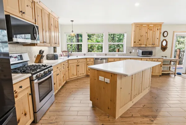 $749,000 | 4339 Magnolia Lane, Camino, CA 95709
