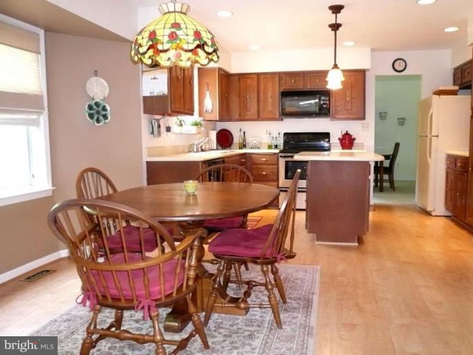 3108 Newcastle Lane Riva, MD 21140 - Photo 25 of 29 Breakfast Area
