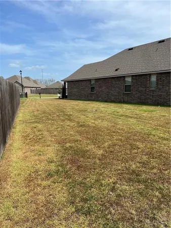 $2,200 | 40047 Cypress View Road, Ponchatoula, LA 70454