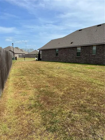 $2,200 | 40047 Cypress View Road, Ponchatoula, LA 70454