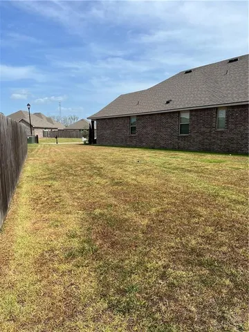 $2,200 | 40047 Cypress View Road, Ponchatoula, LA 70454