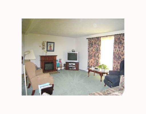 3615 East State Road Jamestown, PA 16134 - Photo 6 of 17 Living Room.