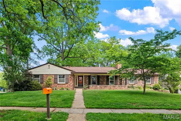 $599,000 | 429 Geyer Forest Drive, Kirkwood, MO 63122