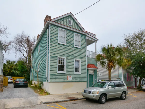 $3,025 | 16 Felix Street, Unit A, Charleston, SC 29403