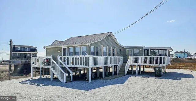 $2,400 | 1022 South Green Street, Tuckerton, NJ 08087