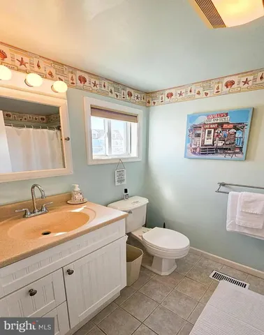 $2,400 | 1022 South Green Street, Tuckerton, NJ 08087