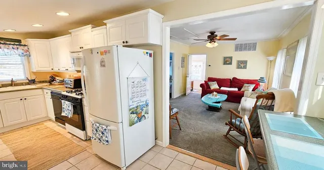 $2,400 | 1022 South Green Street, Tuckerton, NJ 08087