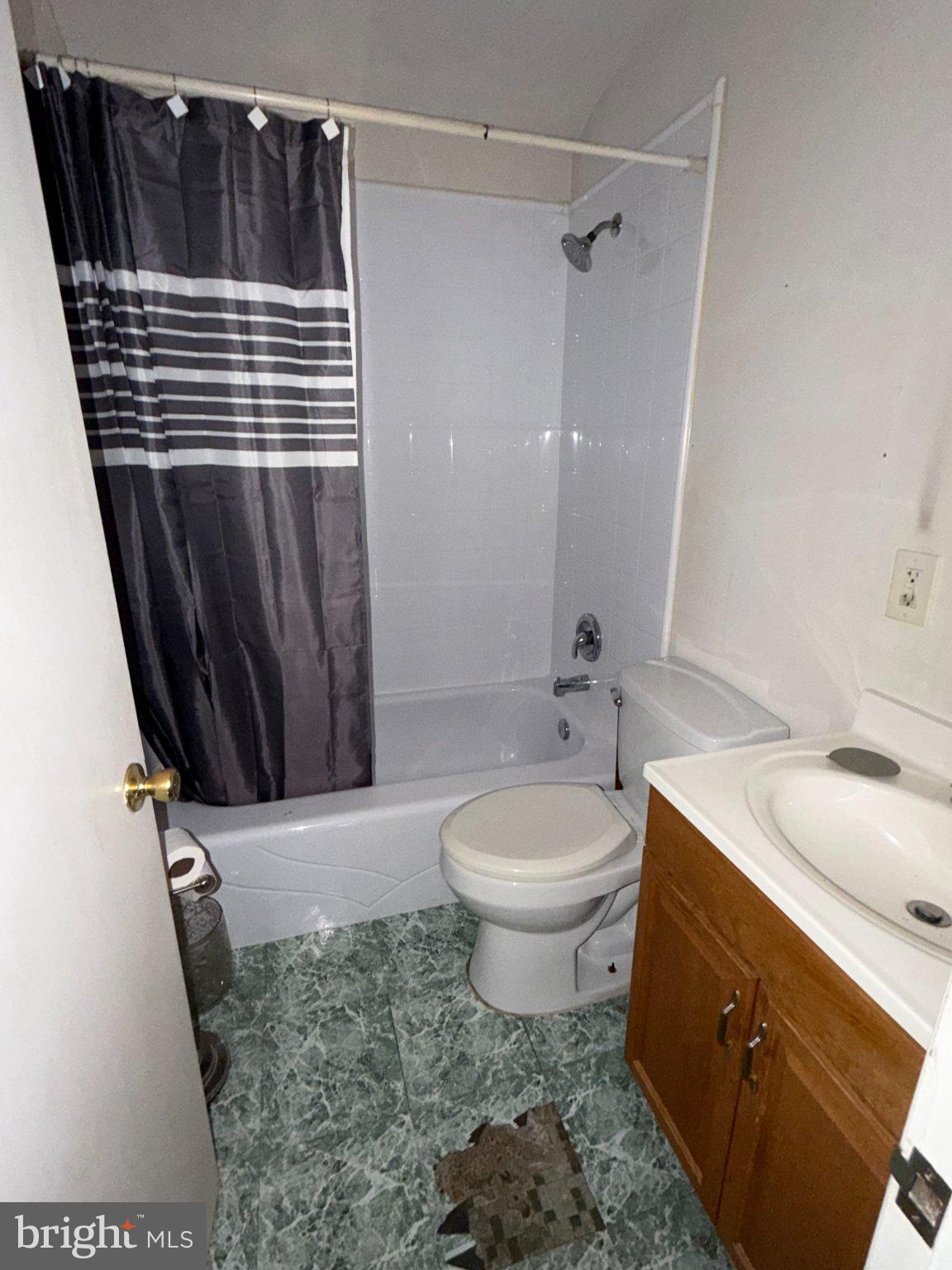 349 Southeastern Terrace Baltimore, MD 21221 - Photo 6 of 11