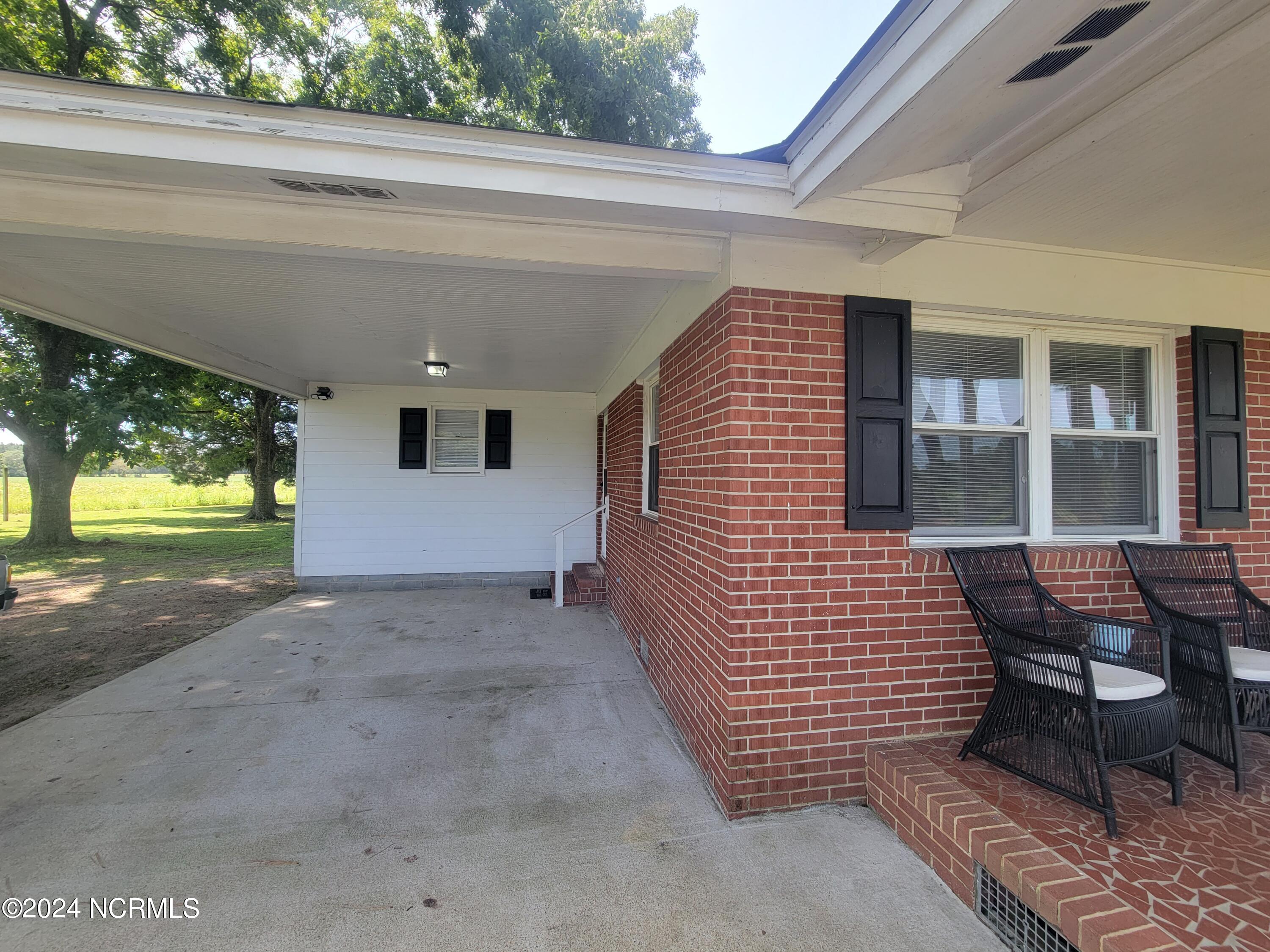 70 Cabbage Patch Road Clinton, NC 28328 - Photo 4 of 35 20240909_131904