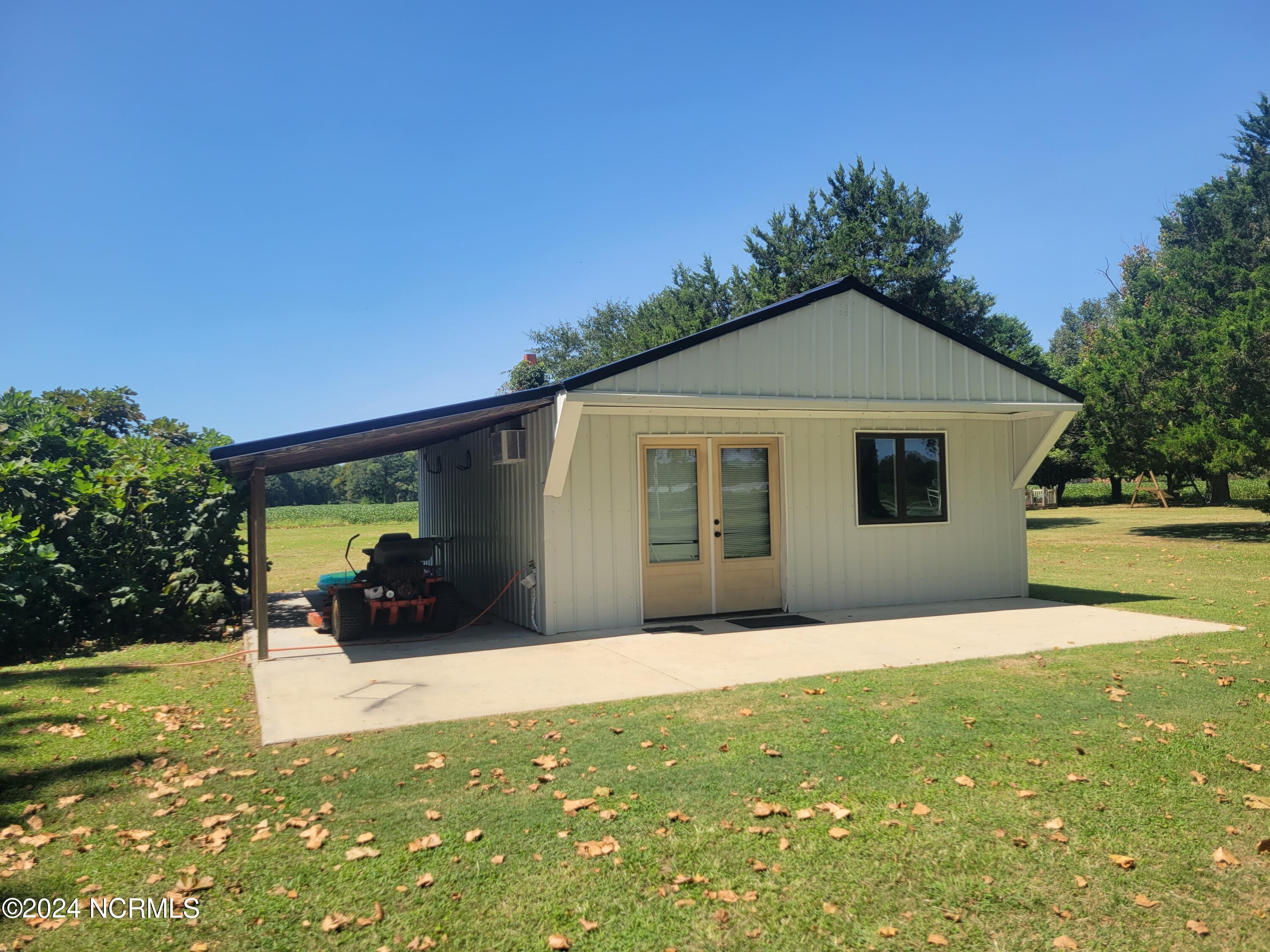 70 Cabbage Patch Road Clinton, NC 28328 - Photo 8 of 35 20240909_124434