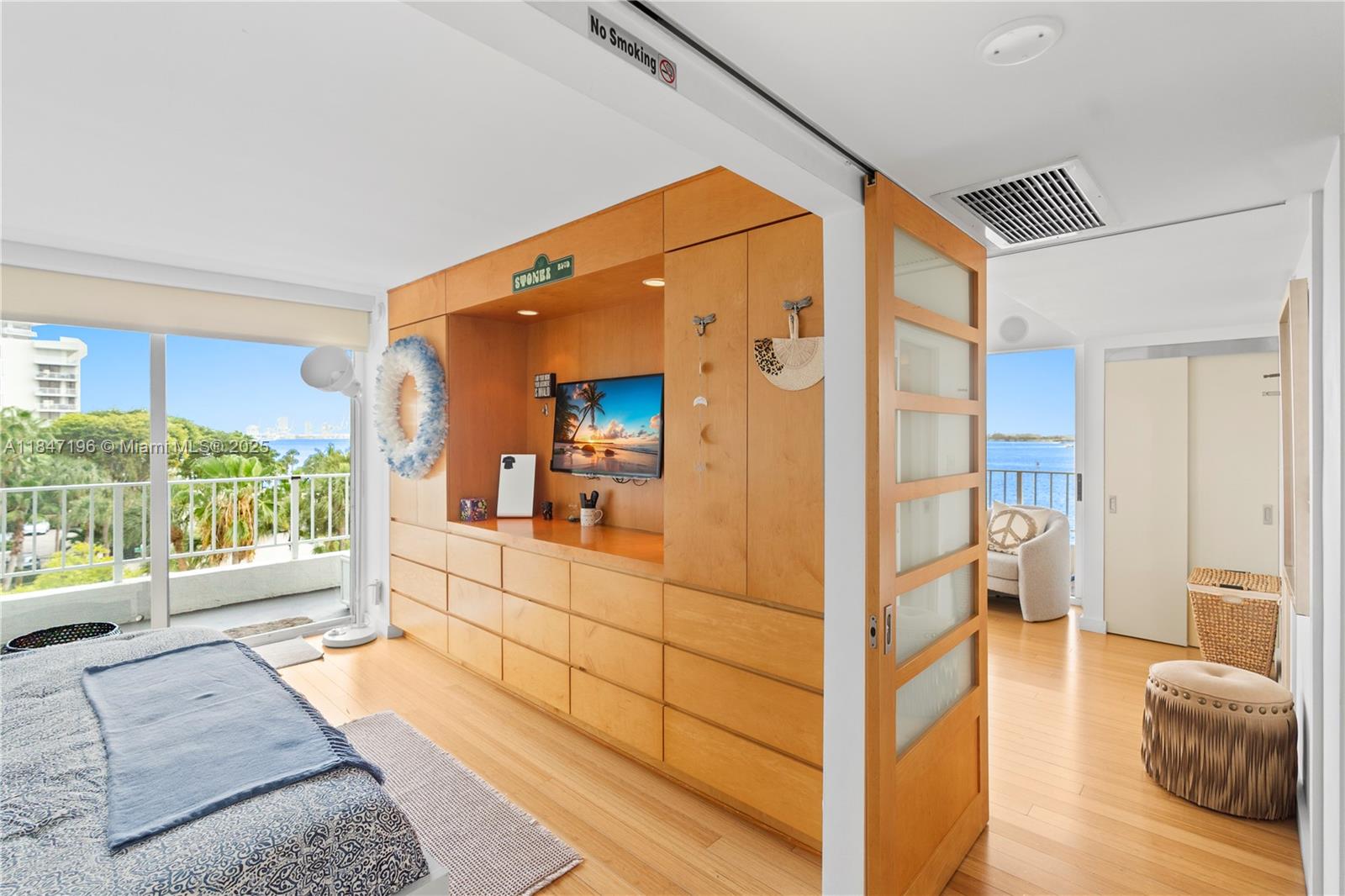 Brickell Miami, FL 33129 - Photo 21 of 44 a view of living room