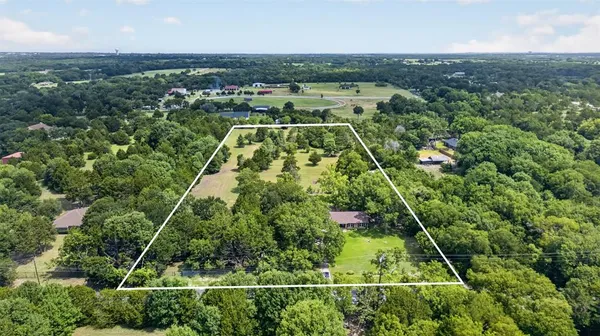 $699,999 | 1007 Johnson Lane, Cedar Hill, TX 75104