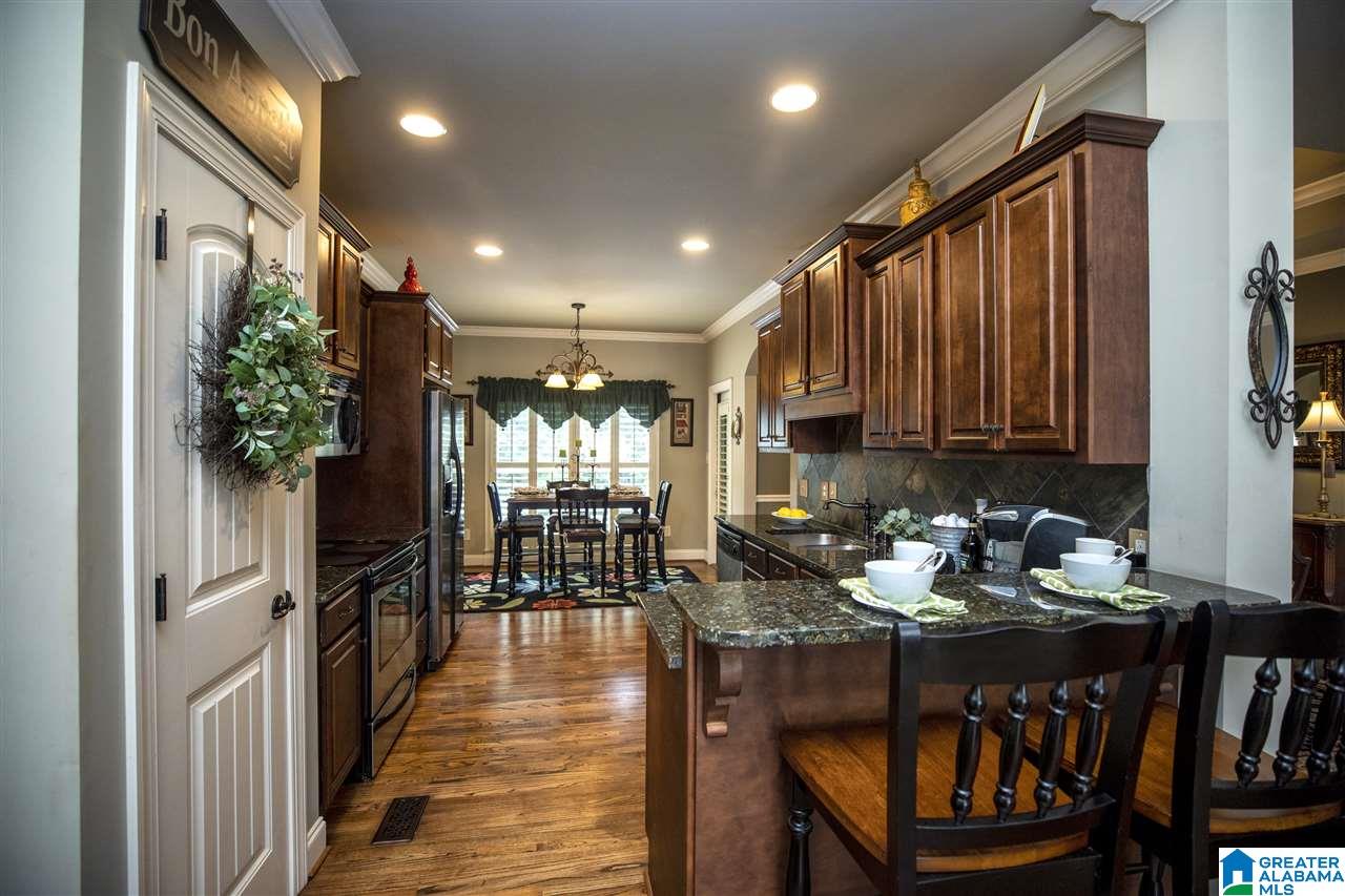 960 Haddington Dale Pelham, AL 35124 - Photo 8 of 46