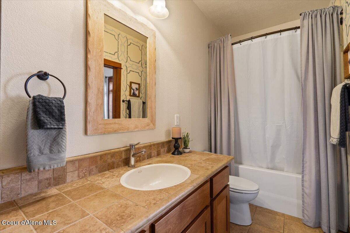357 South Cane Street Post Falls, ID 83854 - Photo 29 of 70 Guest Full Bath