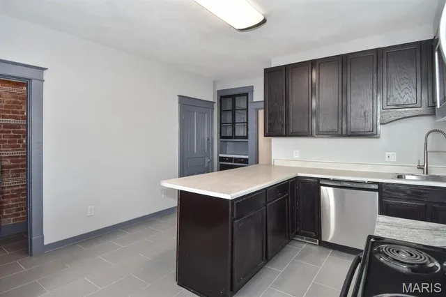 $1,350 | 3302 South 9th Street, Unit A, St. Louis, MO 63118