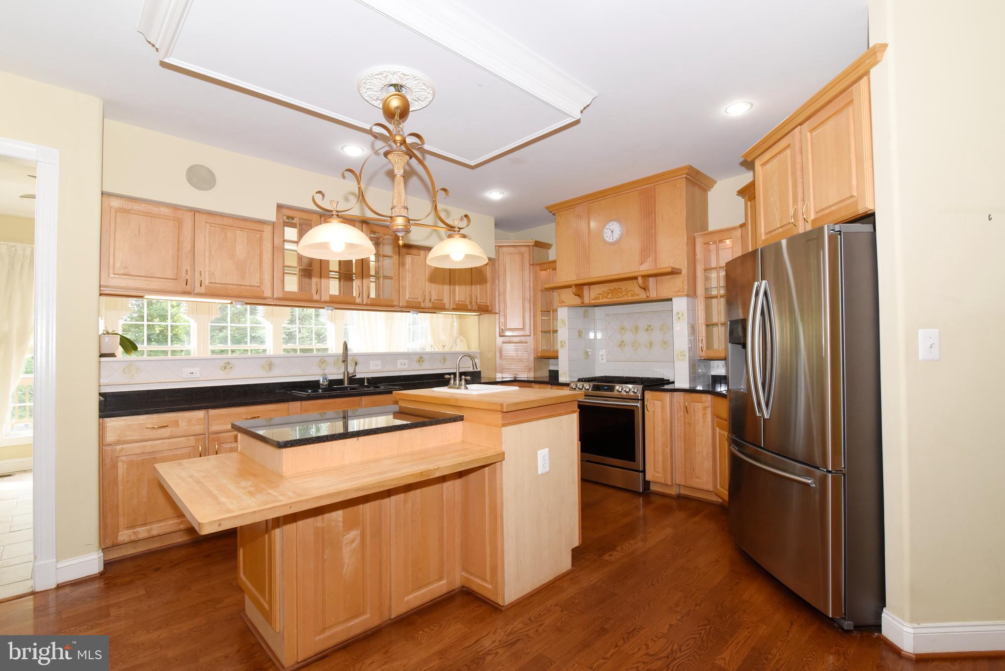12019 Bennett Road Herndon, VA 20171 - Photo 12 of 53 Gallery Image 12
