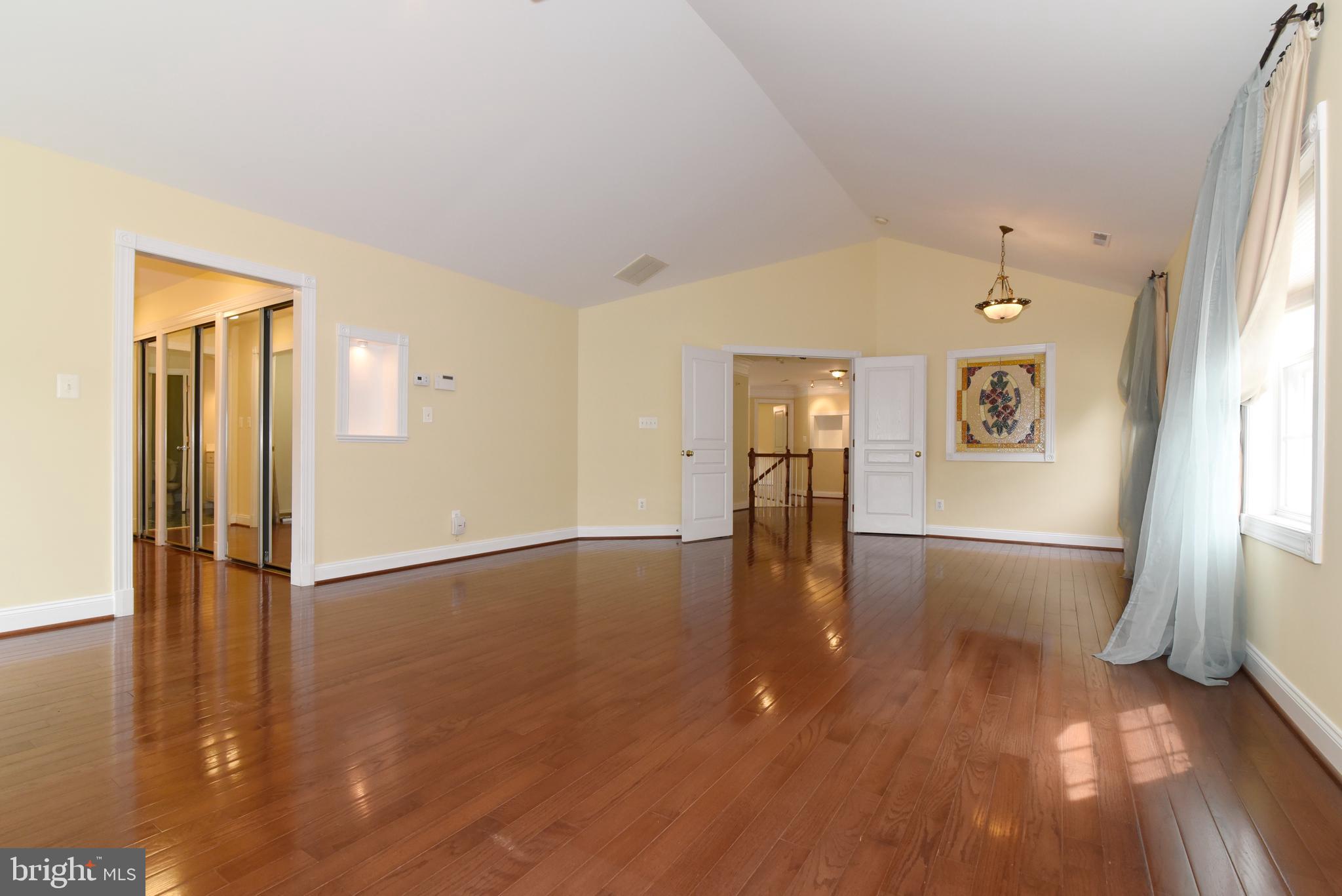 12019 Bennett Road Herndon, VA 20171 - Photo 22 of 53 Gallery Image 22