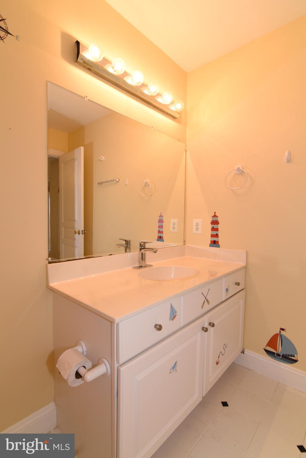 12019 Bennett Road Herndon, VA 20171 - Photo 28 of 53 Gallery Image 28