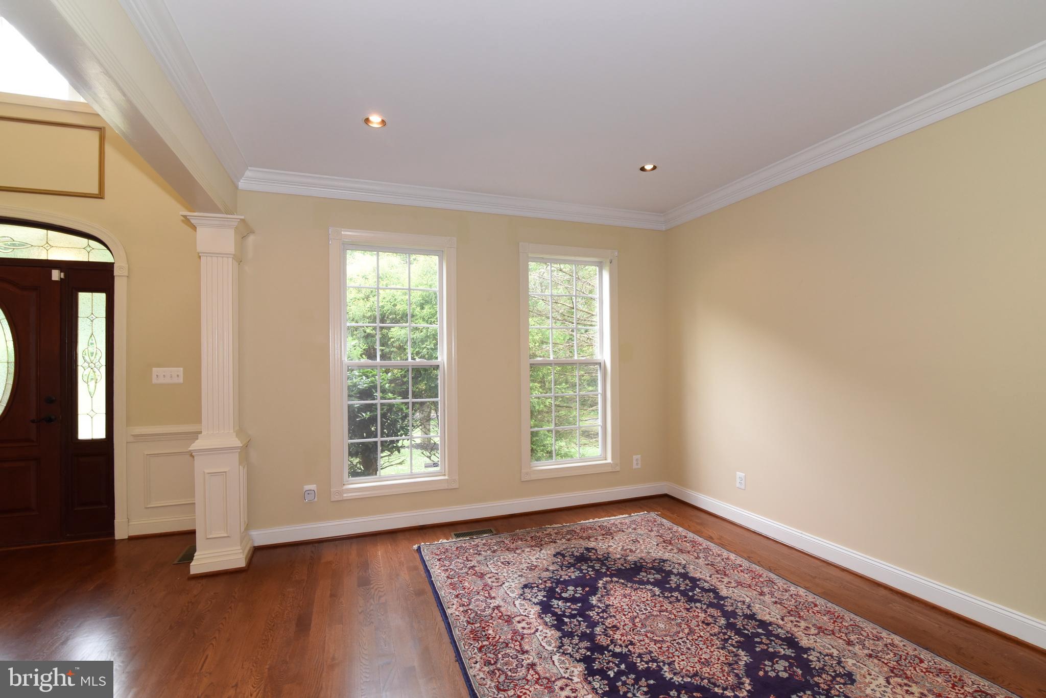 12019 Bennett Road Herndon, VA 20171 - Photo 5 of 53 Gallery Image 5