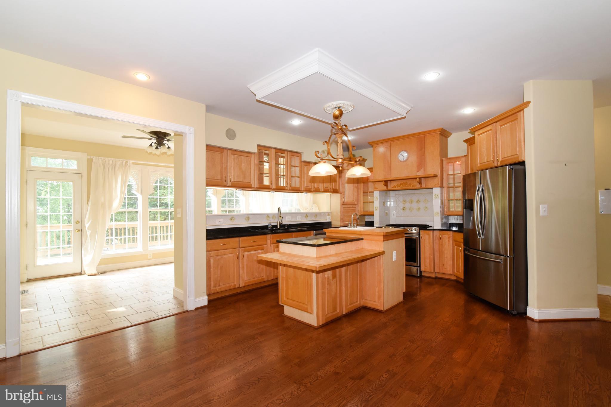 12019 Bennett Road Herndon, VA 20171 - Photo 9 of 53 Gallery Image 9