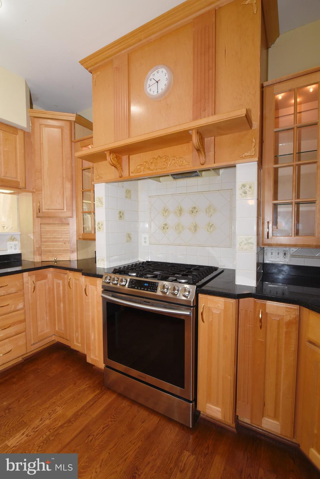 12019 Bennett Road Herndon, VA 20171 - Photo 10 of 53 Gallery Image 10