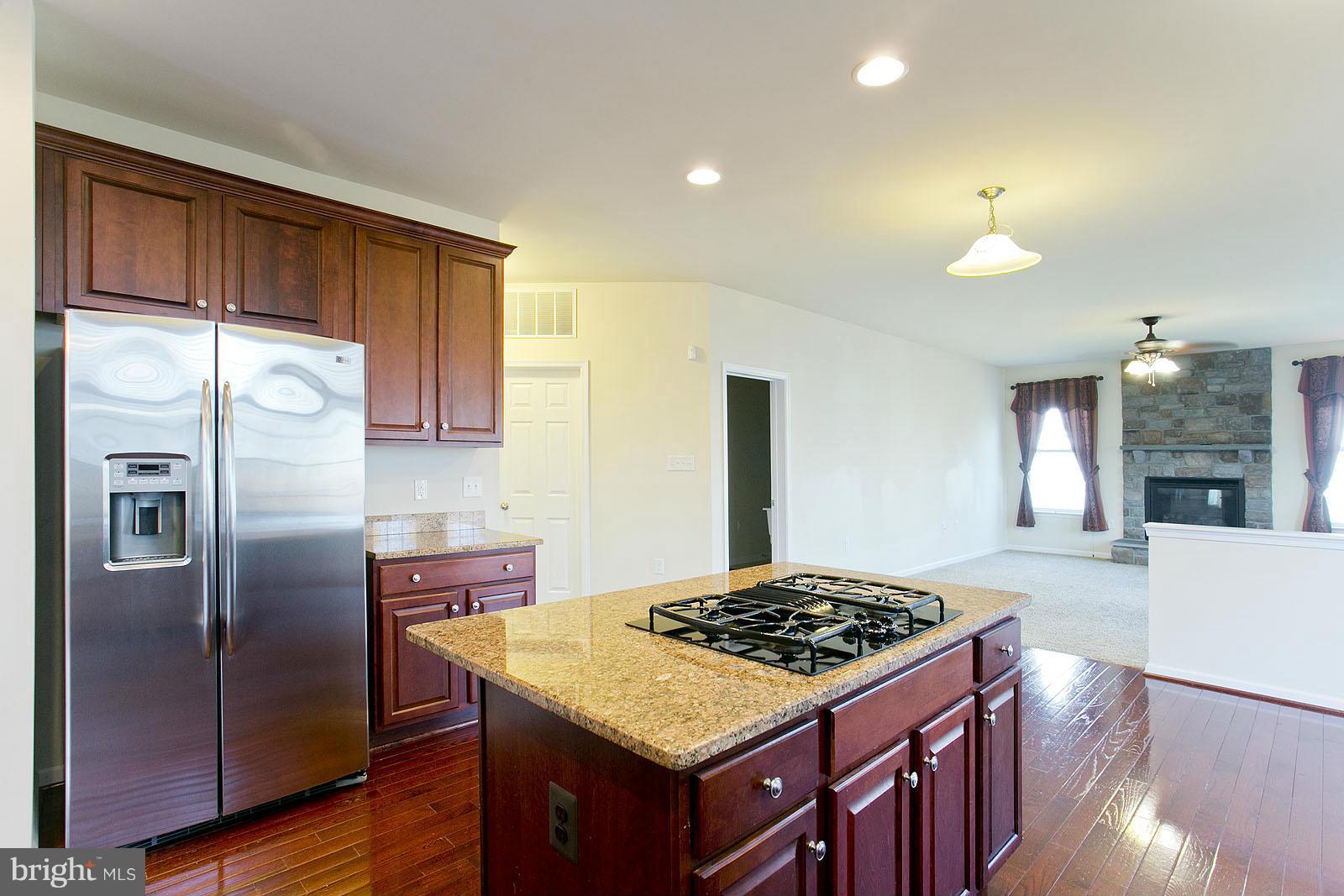 GAS RANGE AND DOUBLE OVENS