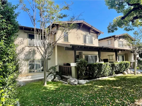 $3,500 | 38 North Bonnie Avenue, Unit 7, Pasadena, CA 91106