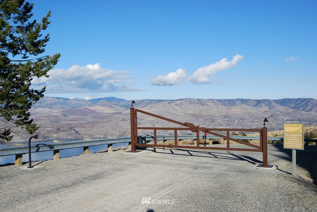 278 Hawks Ridge Road Chelan, WA 98816 - Photo 2 of 9 Gallery Image 2