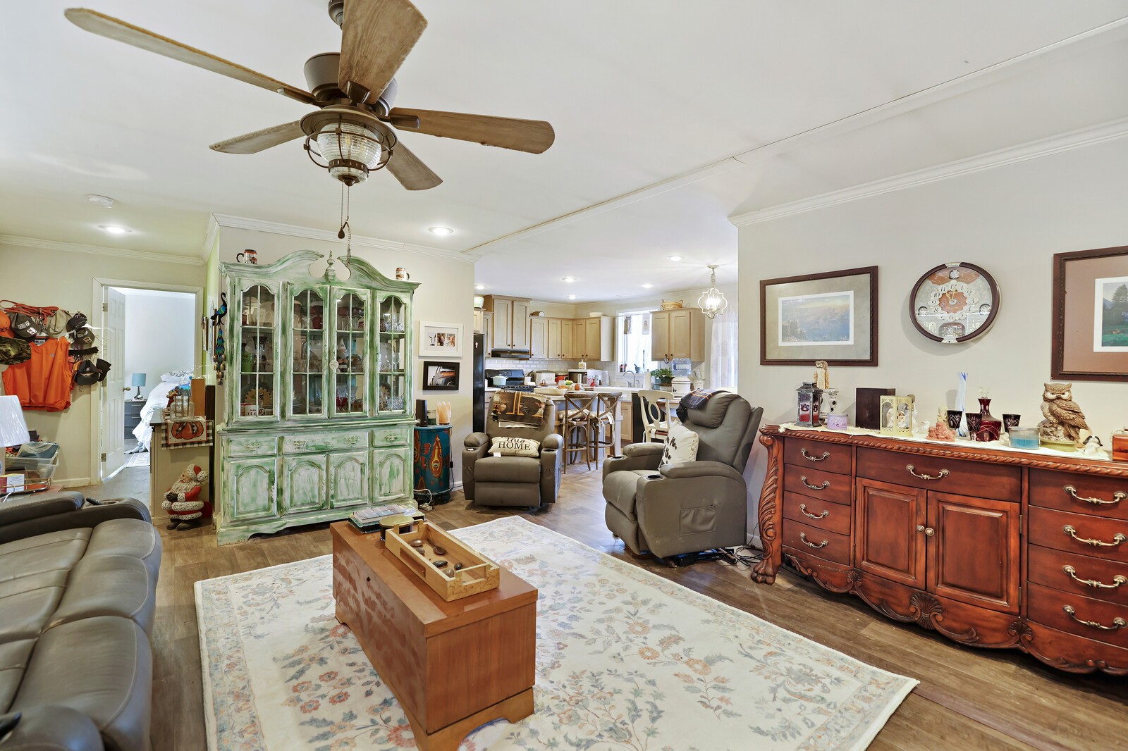 30195 White Oak Road Crawford, TN 38554 - Photo 11 of 54 a living room with furniture