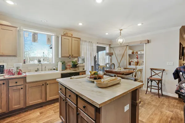 $279,000 | 30195 White Oak Road, Crawford, TN 38554