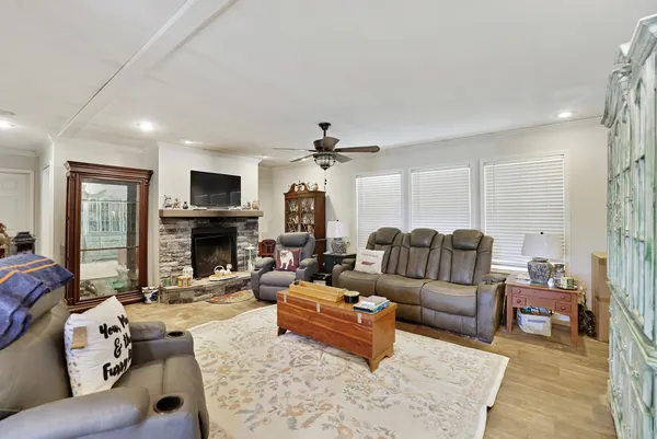 $279,000 | 30195 White Oak Road, Crawford, TN 38554