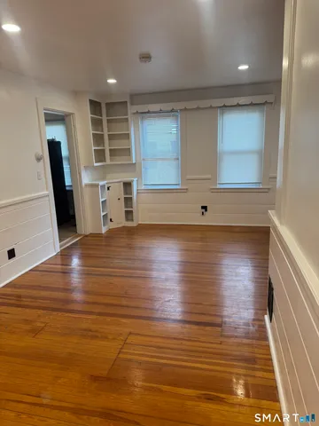 $1,650 | Undisclosed Address, Ansonia, CT 06401