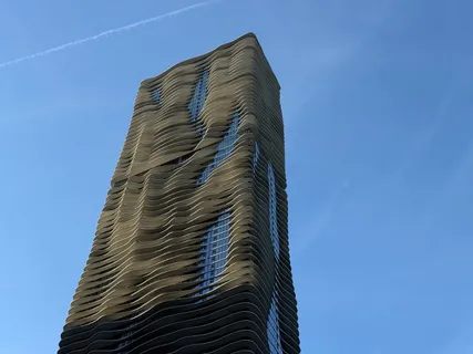 $1,395,000 | 225 North Columbus Drive, Unit 6705, Chicago, IL 60601