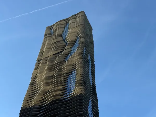 $1,395,000 | 225 North Columbus Drive, Unit 6705, Chicago, IL 60601