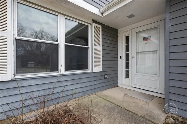 $192,500 | 1140 Brunswick Lane, Aurora, IL 60504
