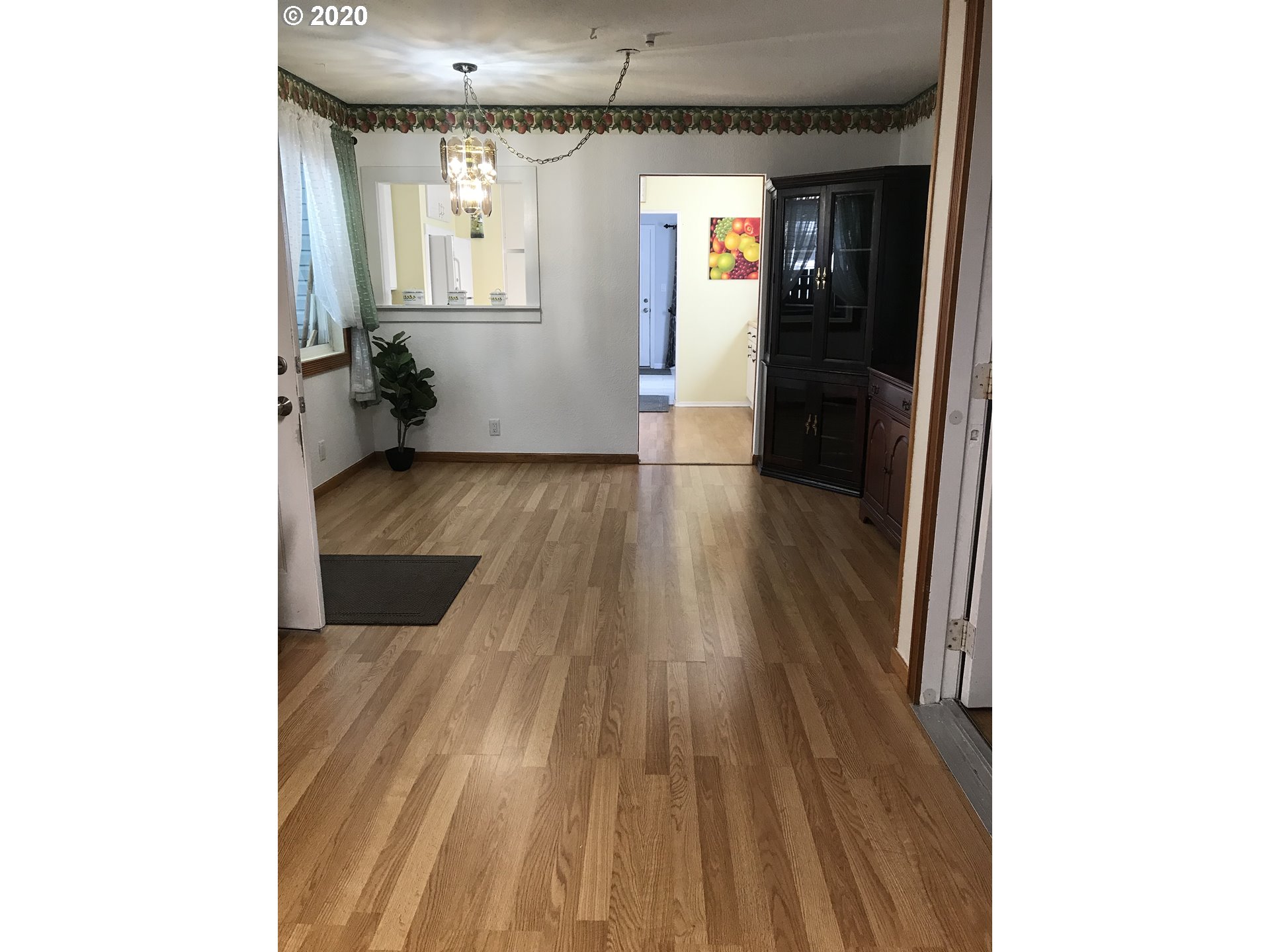 640 G Street Springfield, OR 97477 - Photo 5 of 25