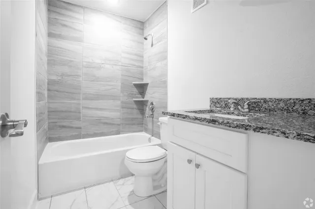 $999 | 4410 Bellfort Avenue, Unit 8, Houston, TX 77051